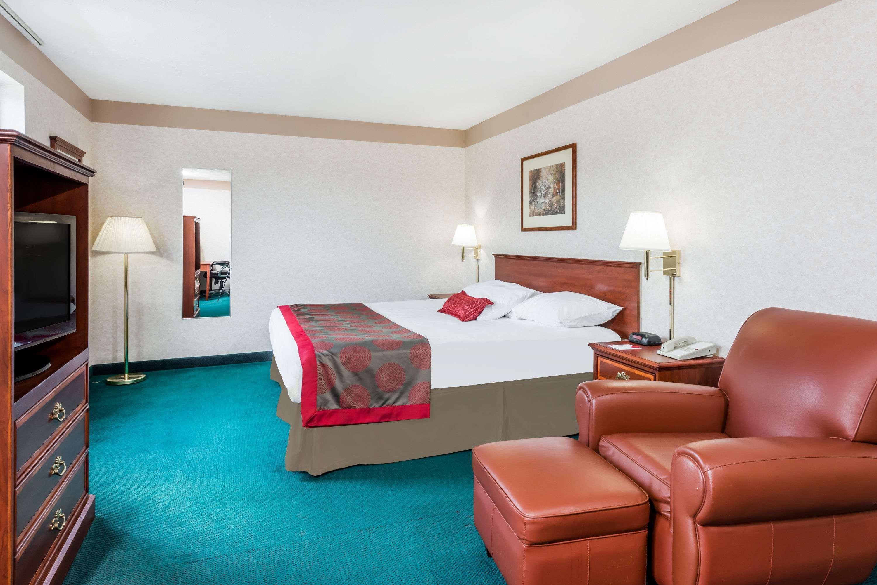 Ramada By Wyndham Strasburg Dover Esterno foto