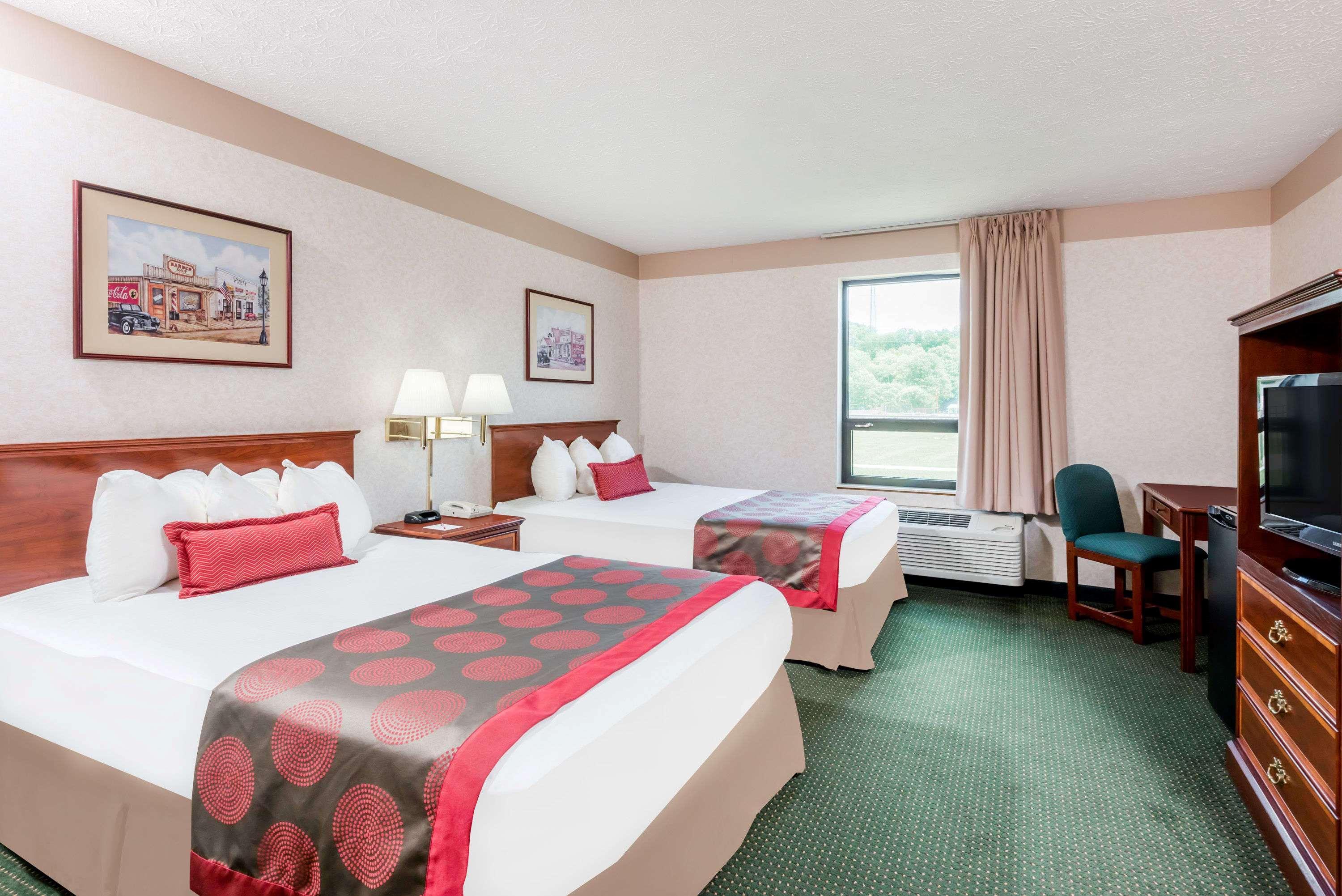 Ramada By Wyndham Strasburg Dover Esterno foto