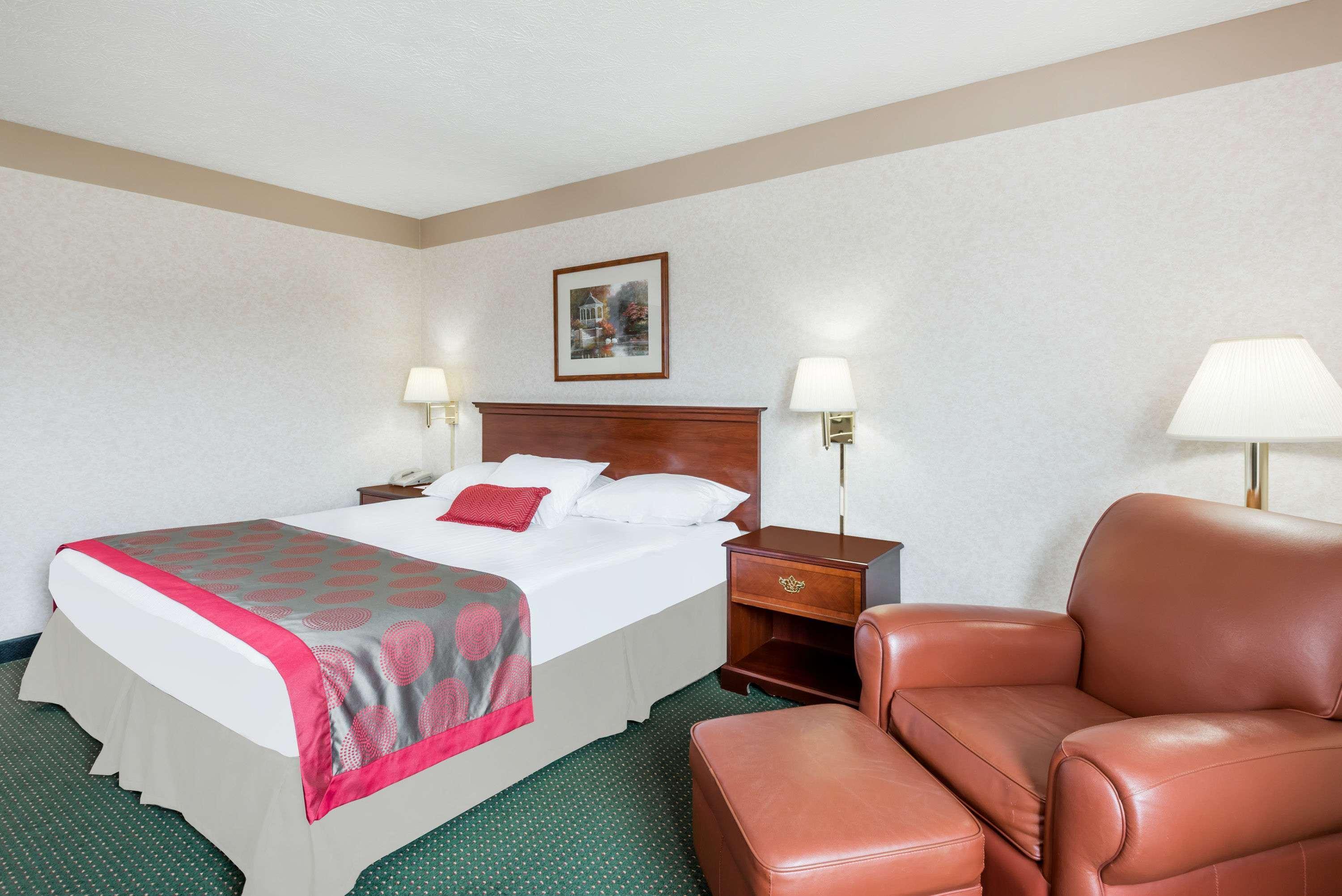 Ramada By Wyndham Strasburg Dover Esterno foto