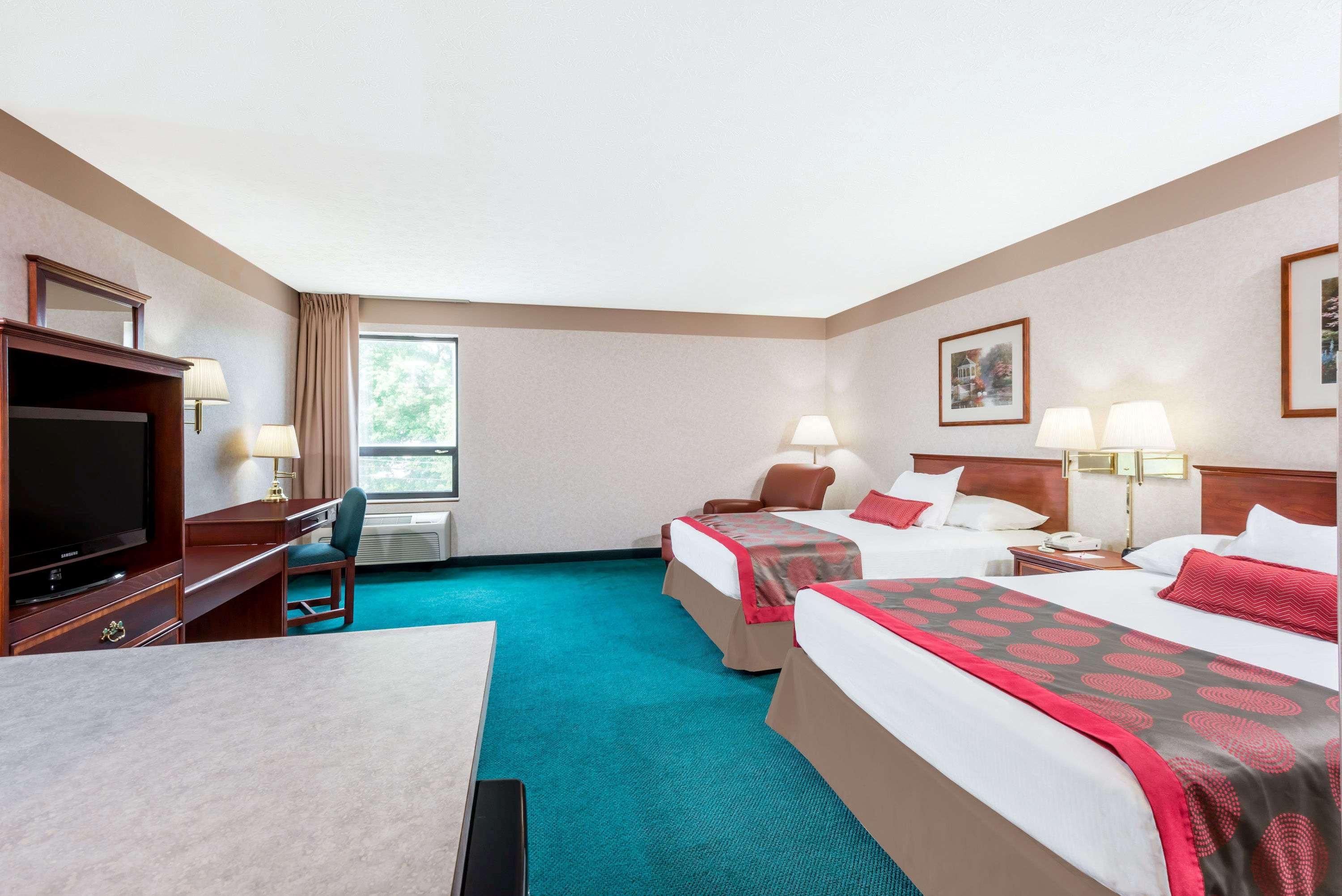 Ramada By Wyndham Strasburg Dover Esterno foto